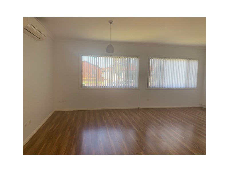 8a Terry Ave, Warilla NSW 2528