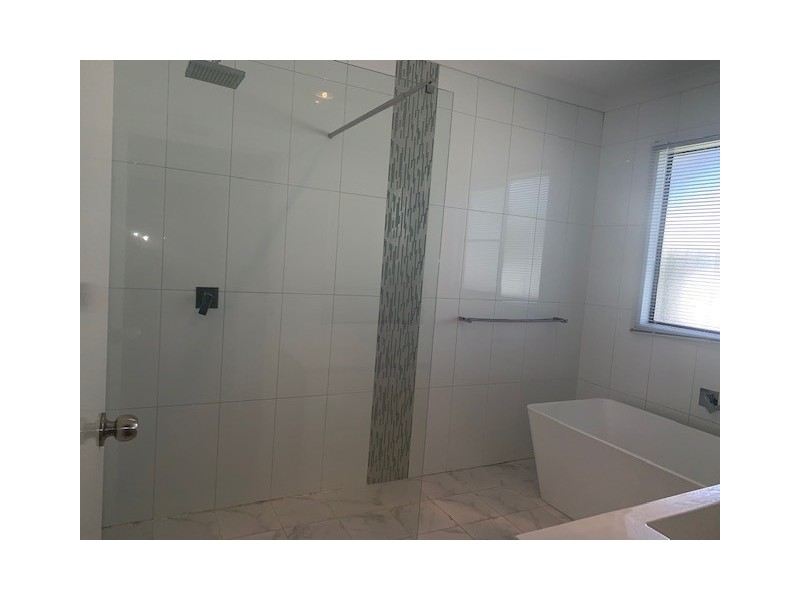 8a Terry Ave, Warilla NSW 2528