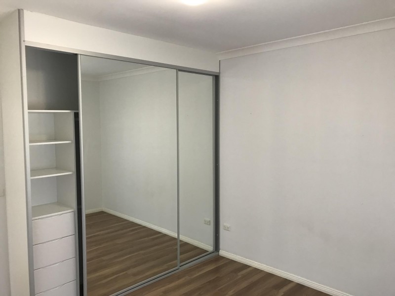 8a Terry Ave, Warilla NSW 2528