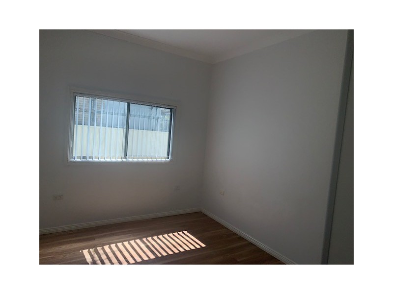 8a Terry Ave, Warilla NSW 2528