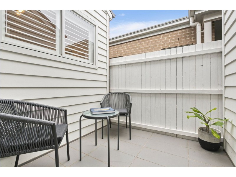 37 Curramore Terrace, Tullimbar NSW 2527