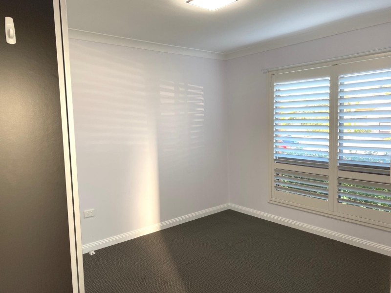 1/2 Barton Street, Oak Flats NSW 2529