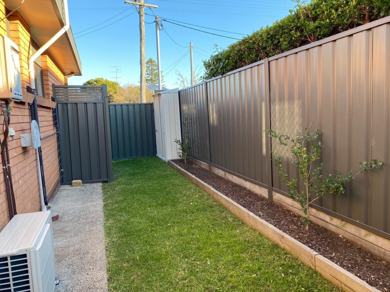 1/2 Barton Street, Oak Flats NSW 2529