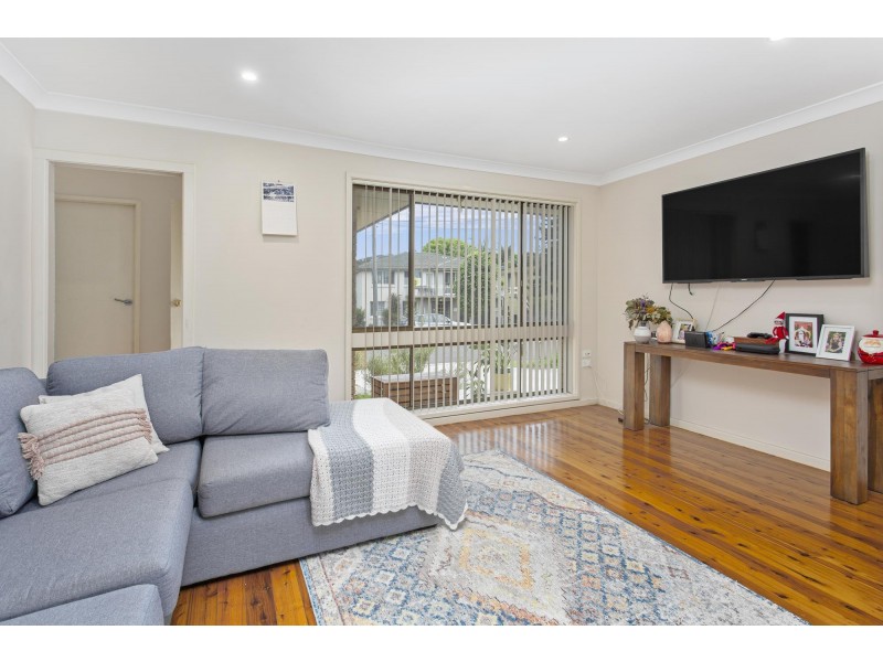 1/4 Cassia Street, Barrack Heights NSW 2528