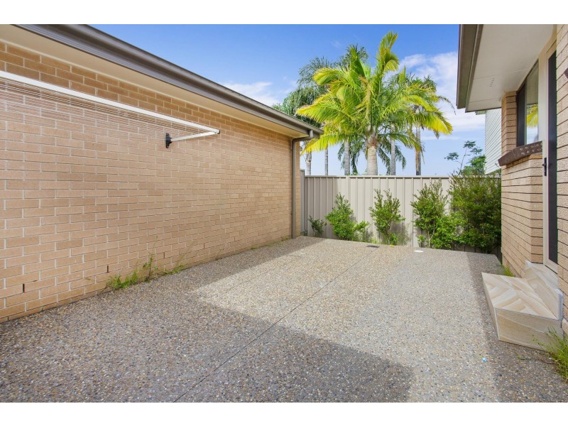 1/4 Cassia Street, Barrack Heights NSW 2528