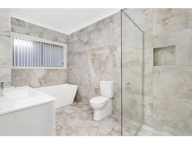 12 Whistlers Run, Albion Park NSW 2527