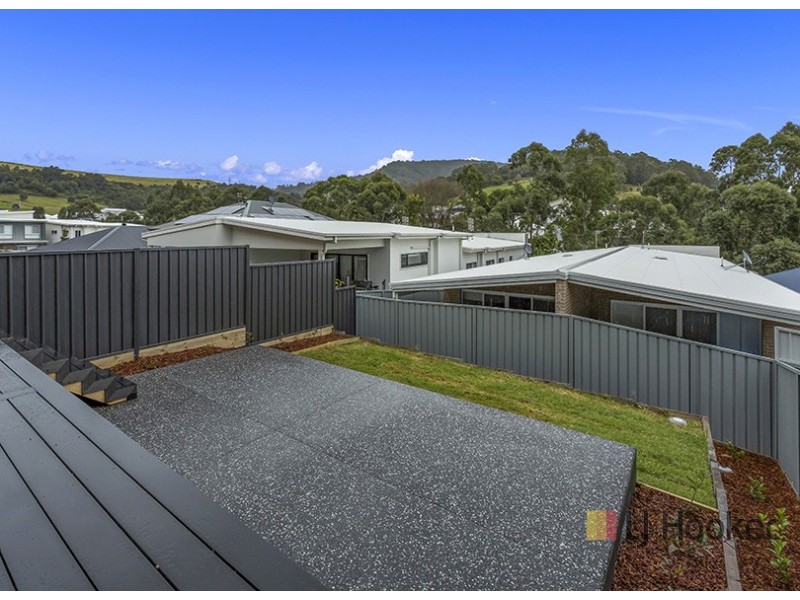 12 Valley View Crescent, Albion Park NSW 2527