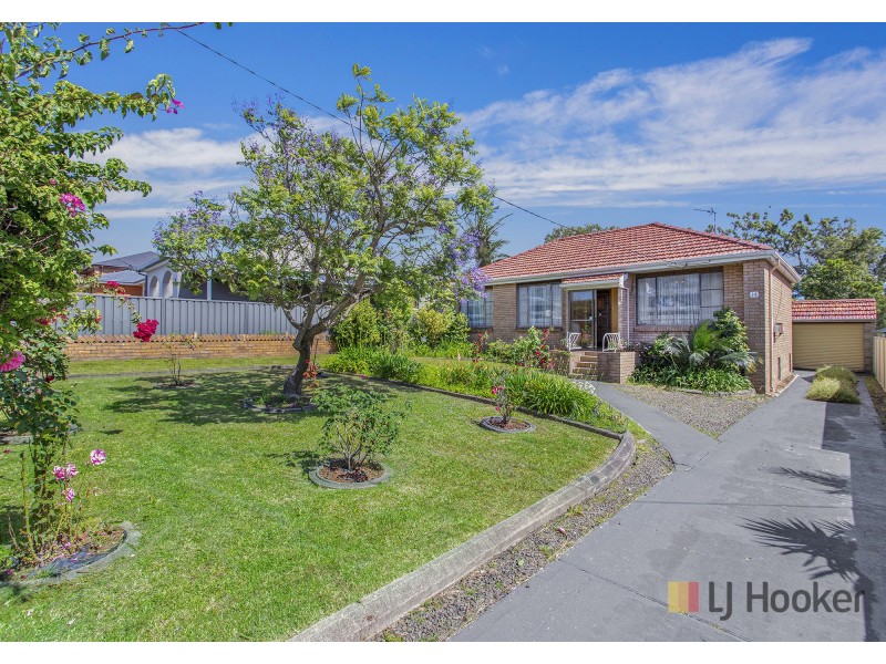 14 Barton Street, Oak Flats NSW 2529