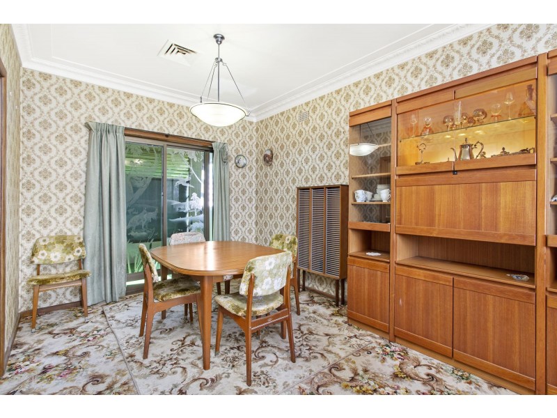 14 Barton Street, Oak Flats NSW 2529