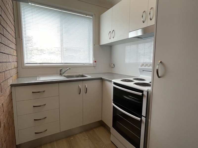 2/16 Storey Street, Oak Flats NSW 2529