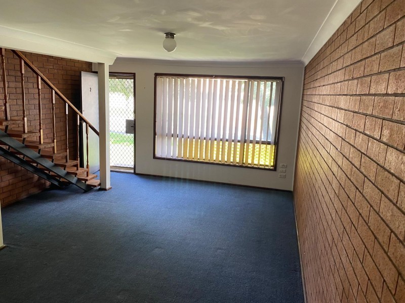 2/16 Storey Street, Oak Flats NSW 2529