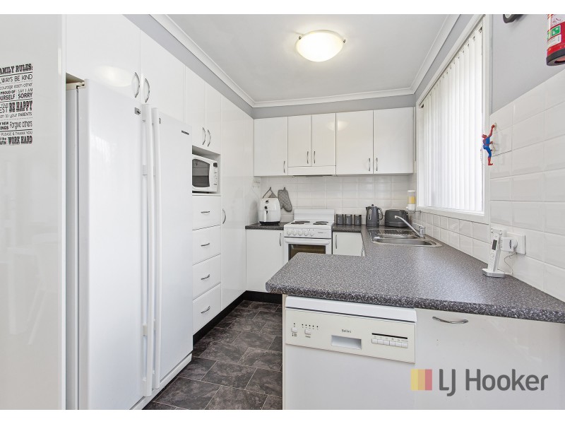 2 Iron Bark Avenue, Albion Park Rail NSW 2527