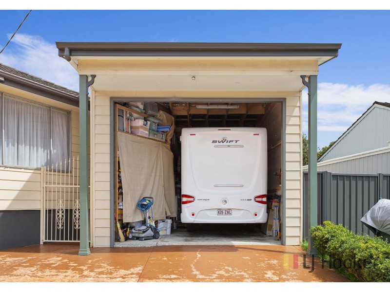 33 Bass Street, Barrack Heights NSW 2528