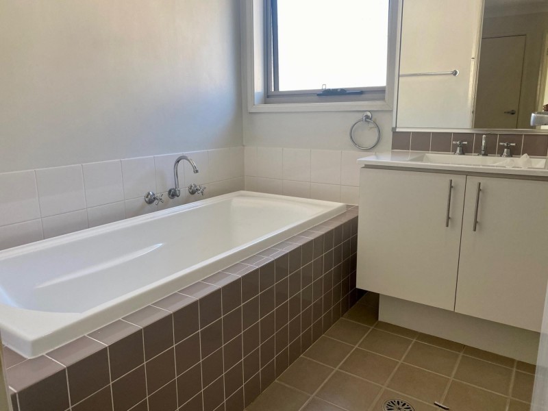 35 Munmorah Circuit, Flinders NSW 2529