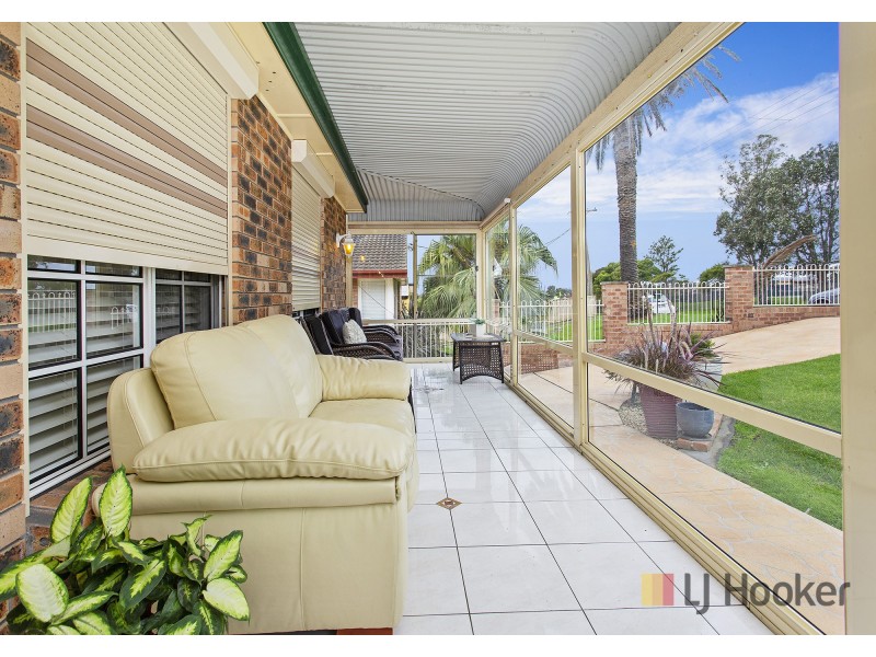 18 Roycroft Avenue, Mount Warrigal NSW 2528