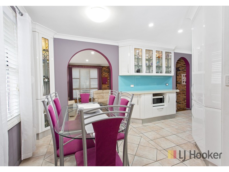 18 Roycroft Avenue, Mount Warrigal NSW 2528