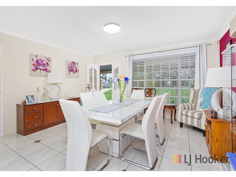 18 Roycroft Avenue, Mount Warrigal NSW 2528
