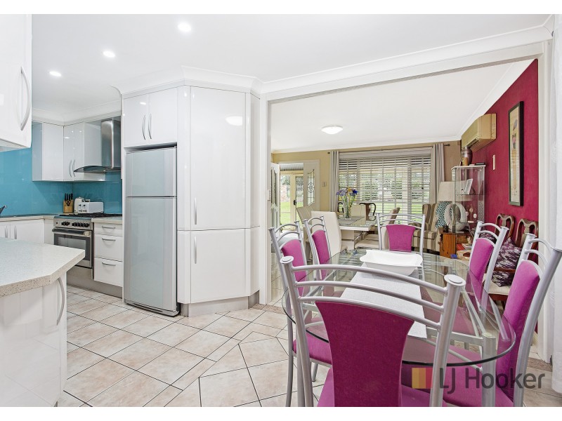 18 Roycroft Avenue, Mount Warrigal NSW 2528