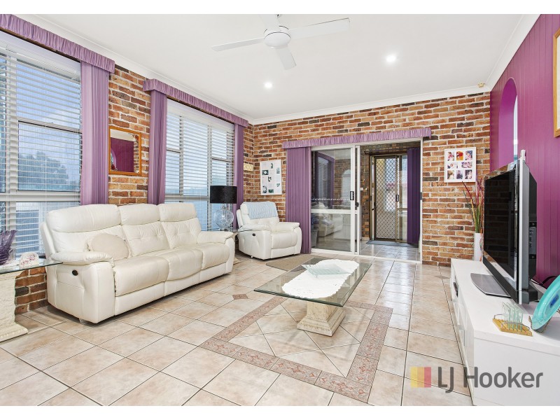 18 Roycroft Avenue, Mount Warrigal NSW 2528