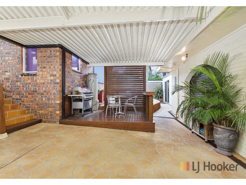 18 Roycroft Avenue, Mount Warrigal NSW 2528
