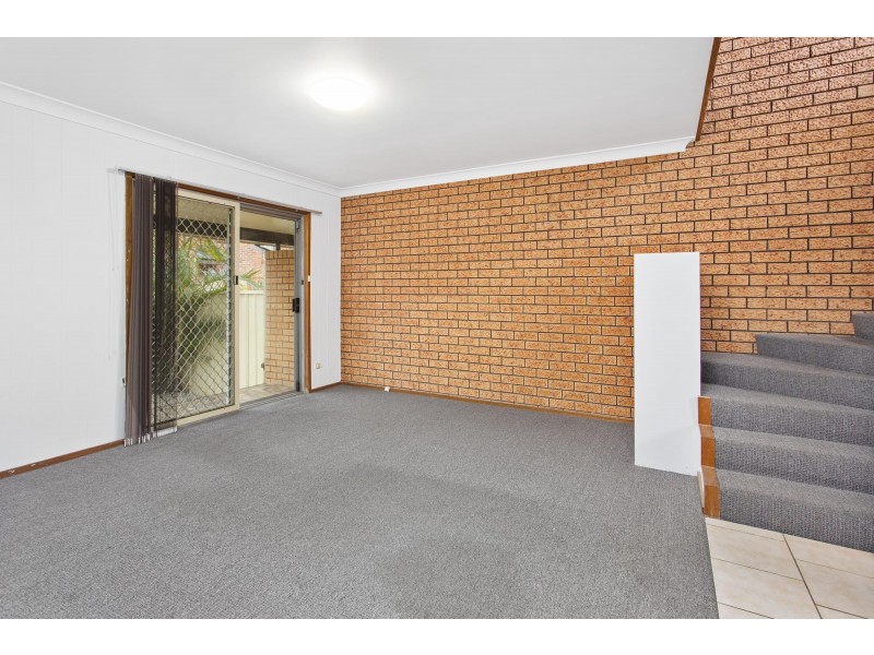 1/62-64 Peterborough Avenue, Lake Illawarra NSW 2528