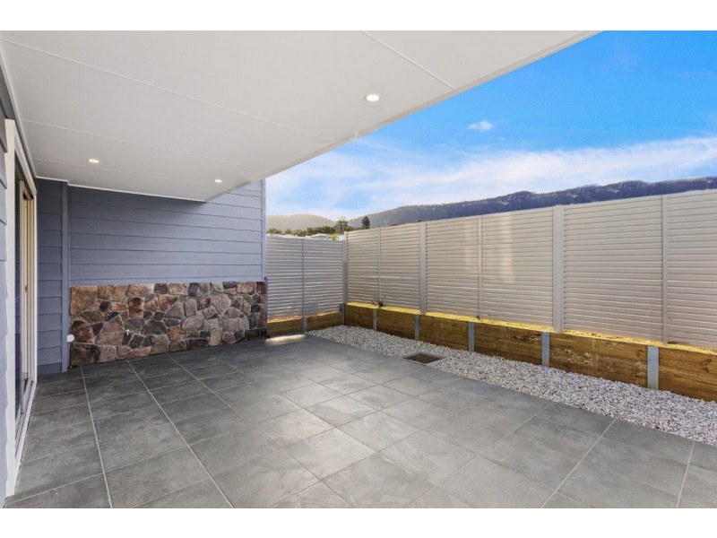 29 Saddleback Cres, Kembla Grange NSW 2526