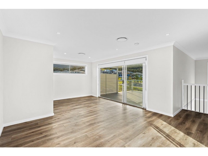 31 Saddleback Cres, Kembla Grange NSW 2526