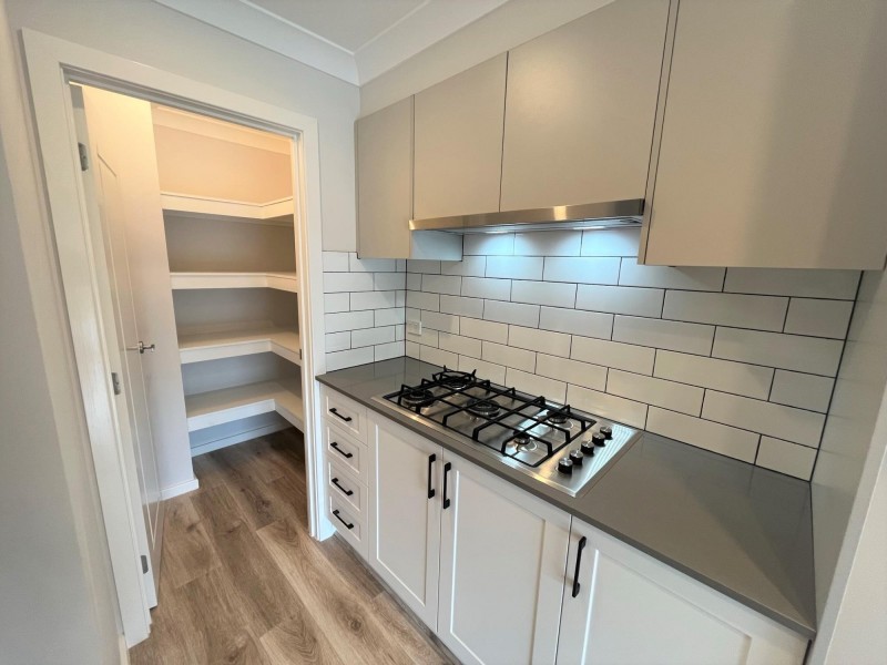 31 Saddleback Cres, Kembla Grange NSW 2526