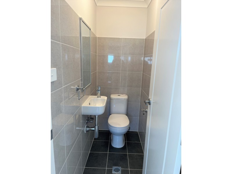 31 Saddleback Cres, Kembla Grange NSW 2526