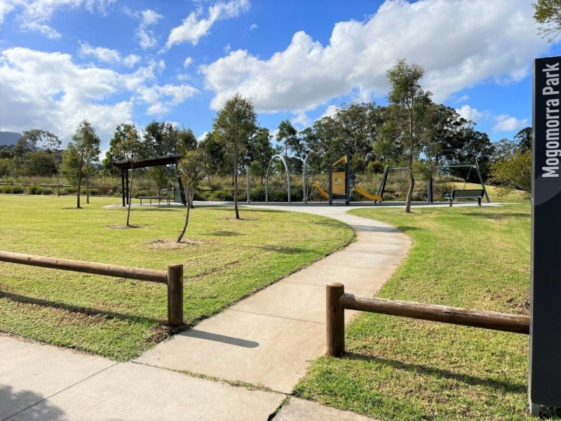 31 Saddleback Cres, Kembla Grange NSW 2526