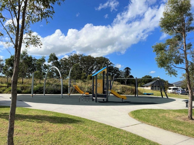 31 Saddleback Cres, Kembla Grange NSW 2526