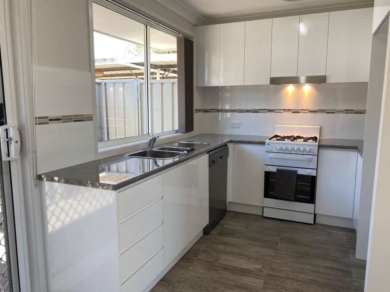 2/68 Jarrah Way, Albion Park Rail NSW 2527