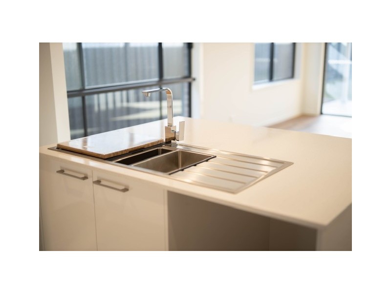 41 Farmgate Cres, Calderwood NSW 2527