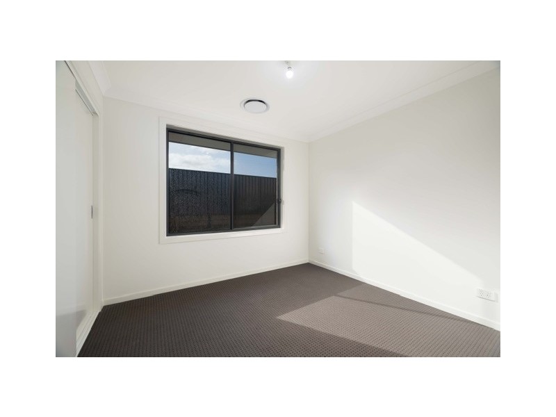 41 Farmgate Cres, Calderwood NSW 2527