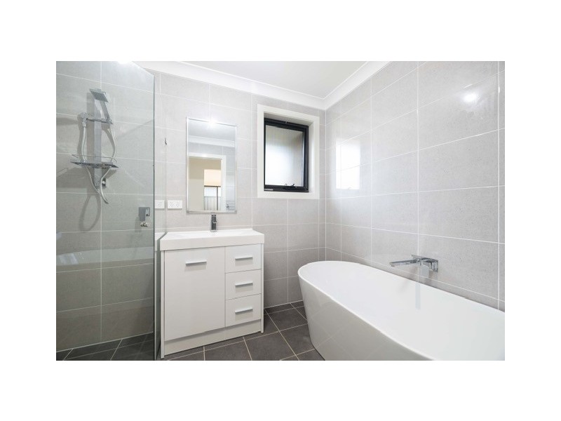 41 Farmgate Cres, Calderwood NSW 2527