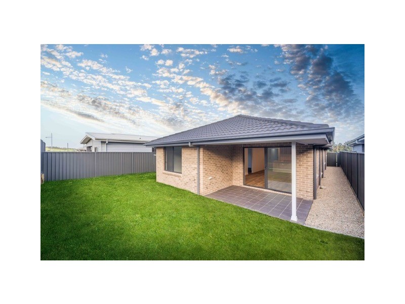 41 Farmgate Cres, Calderwood NSW 2527