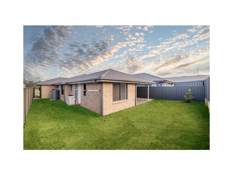 41 Farmgate Cres, Calderwood NSW 2527