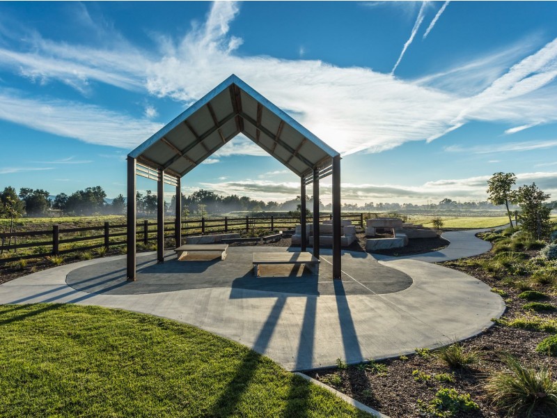 41 Farmgate Cres, Calderwood NSW 2527