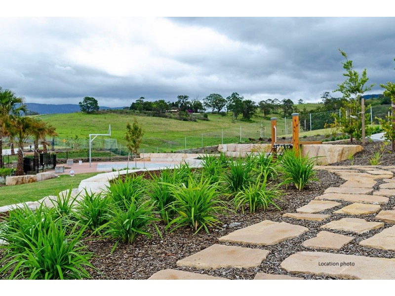 41 Farmgate Cres, Calderwood NSW 2527