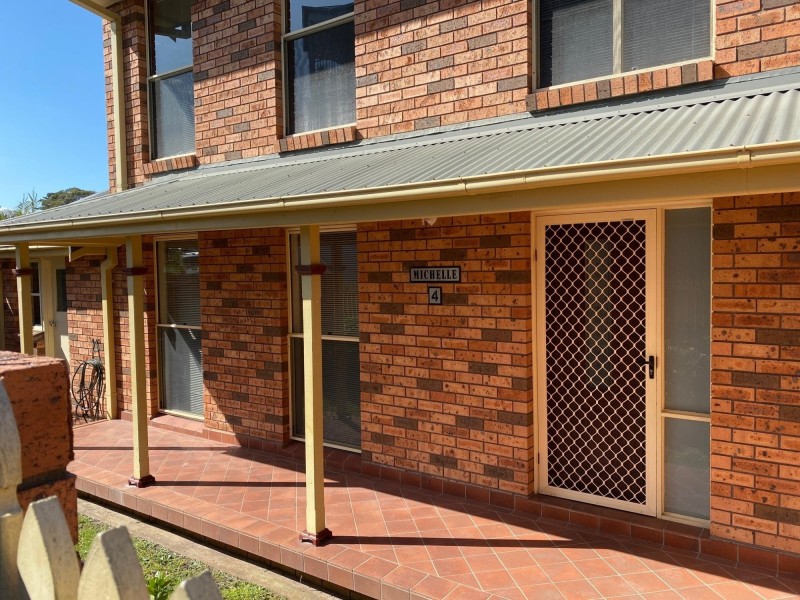 4/18a Addison St, Shellharbour NSW 2529