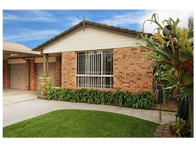 2/4 Ball Place, Albion Park Rail NSW 2527