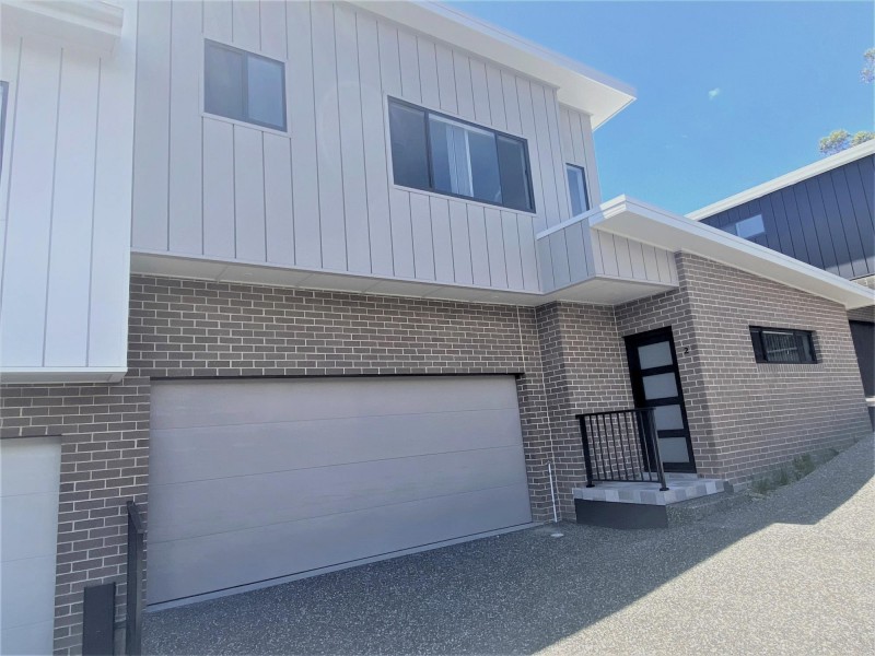 2/126 Lake Entrance Rd, Oak Flats NSW 2529