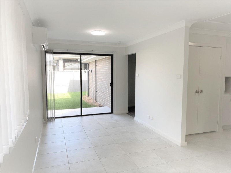 5a Pastureland St, Kembla Grange NSW 2526