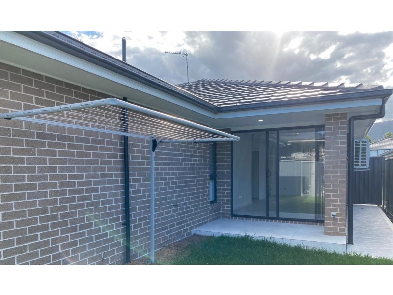 5a Pastureland St, Kembla Grange NSW 2526