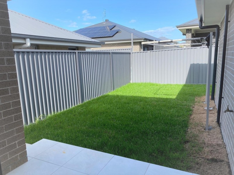 5a Pastureland St, Kembla Grange NSW 2526