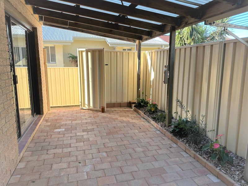 4/21 Grove, Lake Illawarra NSW 2528