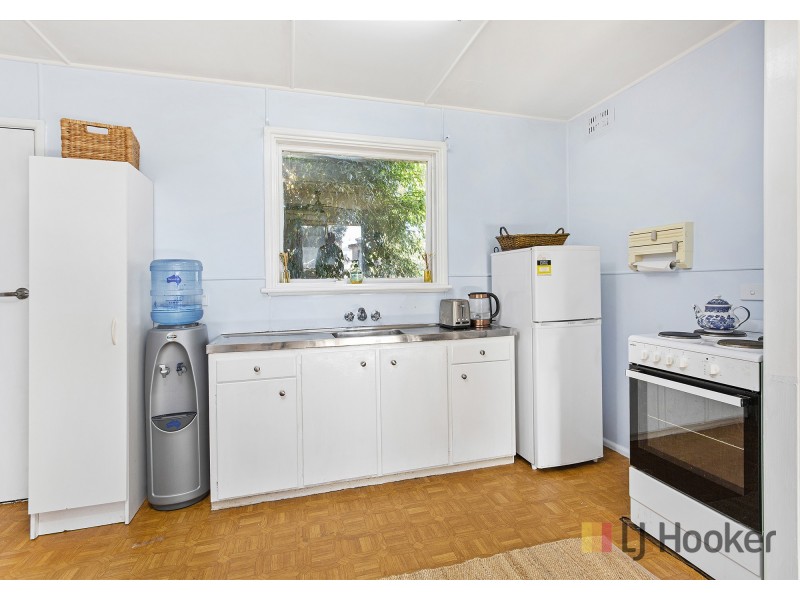 64 The Boulevarde, Oak Flats NSW 2529