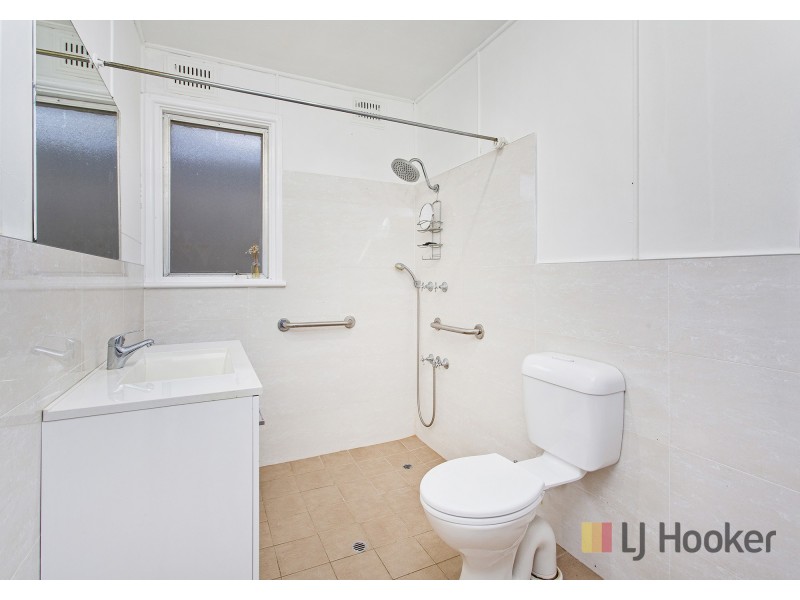 64 The Boulevarde, Oak Flats NSW 2529