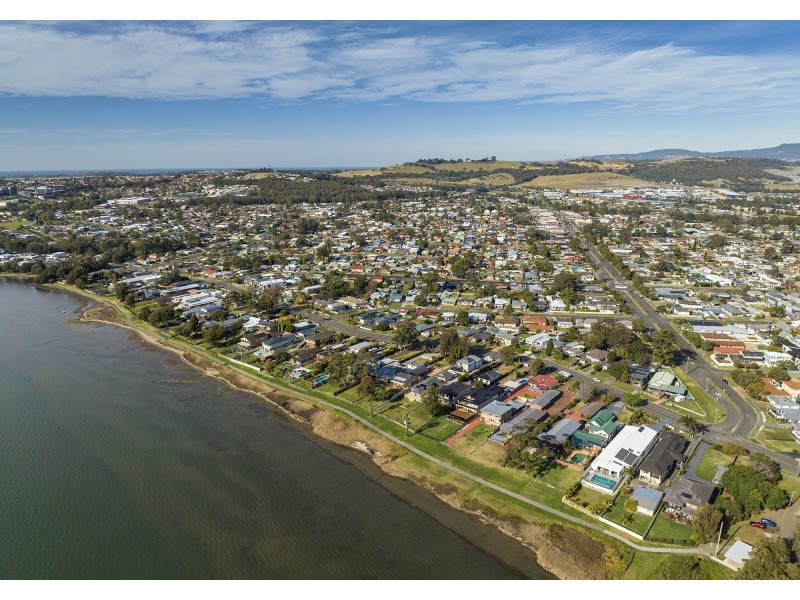 64 The Boulevarde, Oak Flats NSW 2529