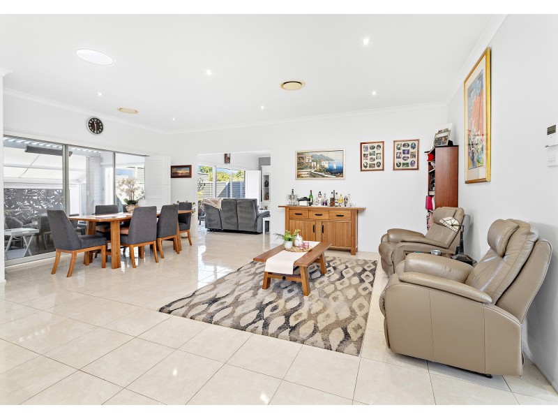 3 Riverside Crescent, Haywards Bay NSW 2530
